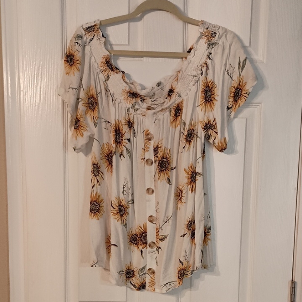 Maurices 1X Sunflower Short Sleeve Crinkle  Tiered Off the Shoulder Shirt (b333)